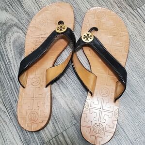 Tory Burch Thora Thong Black Patent Leather Brown Flat Sandals Women’s Size 8M🌴